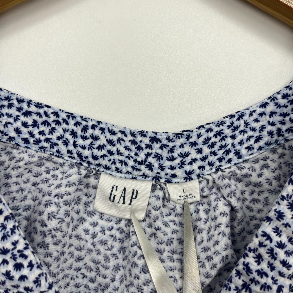 Gap Blouse Top Women's Size L Blue Short Sleeve V Neck Geometric Print Rayon - Picture 4 of 9